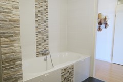 Dokter van Ledestraat 50, 2265 BP Leidschendam - badkamer blur.jpg